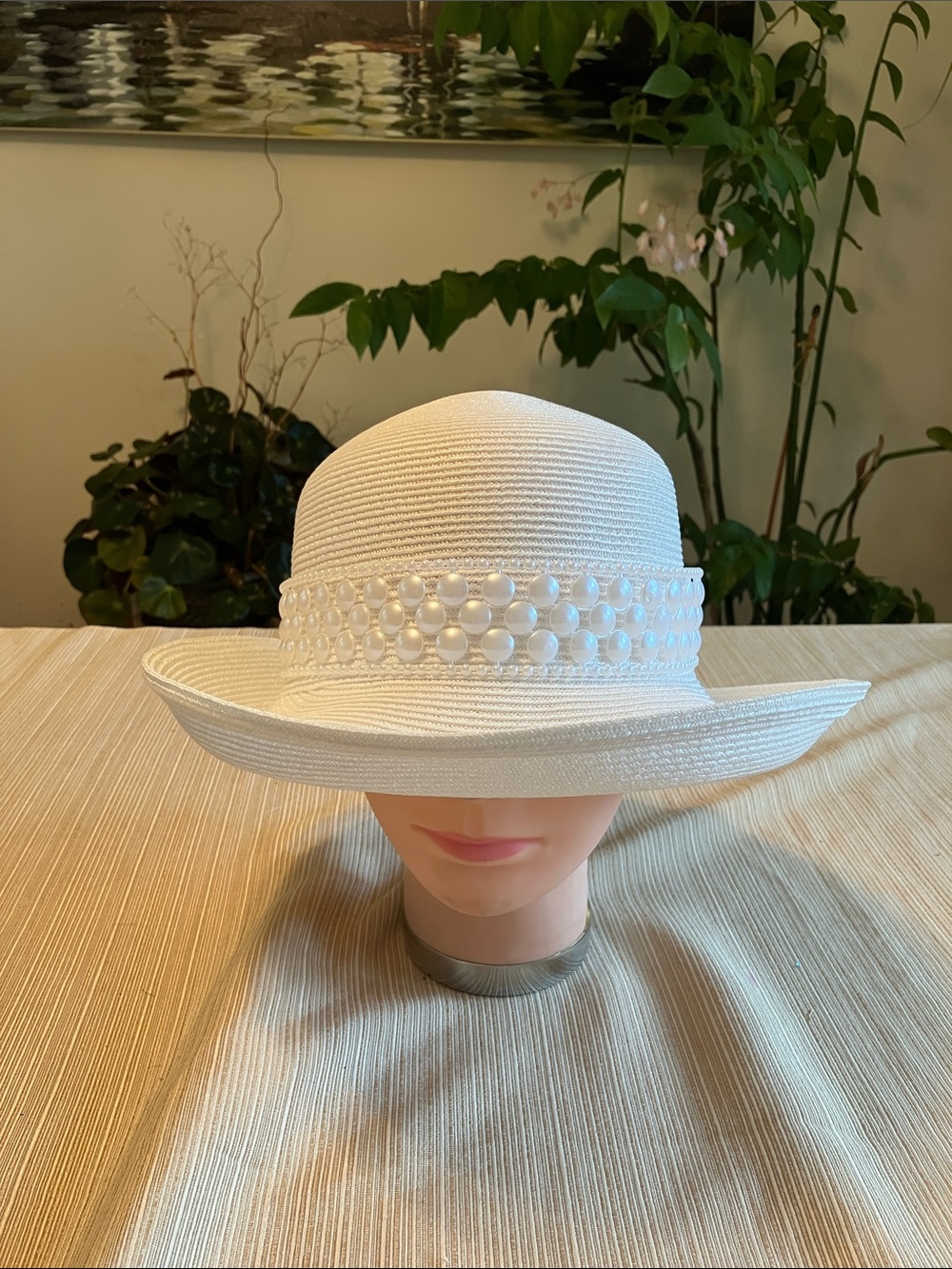 Classic White Women’s Sun Hat with Pearl Band